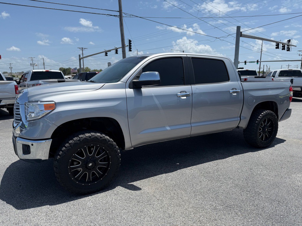 2017 Toyota Tundra Image 1
