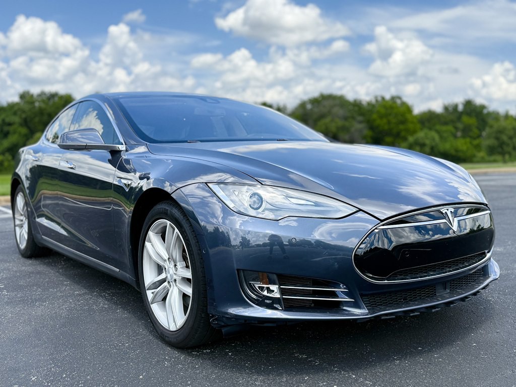 2014 Tesla Model S Image 3