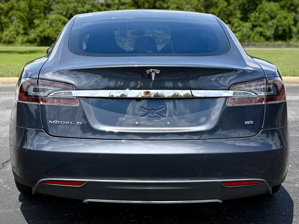 2014 Tesla Model S Image 5