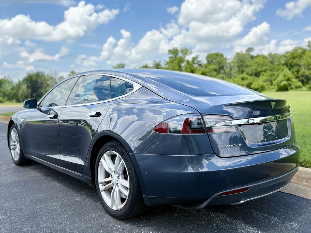 2014 Tesla Model S Image 6