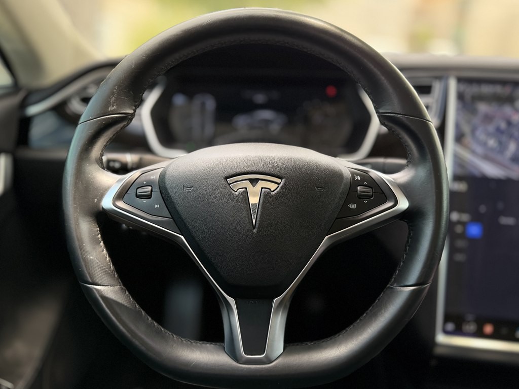 2014 Tesla Model S Image 9