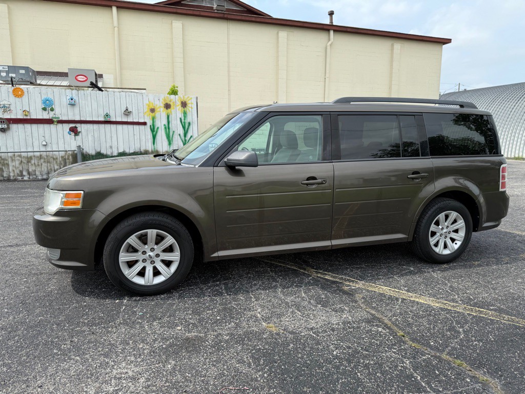 2011 Ford Flex Image 2