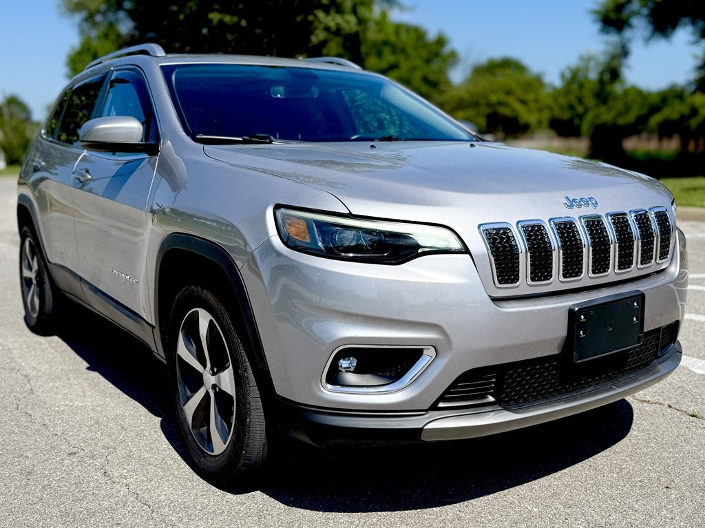 2019 Jeep Cherokee Image 3