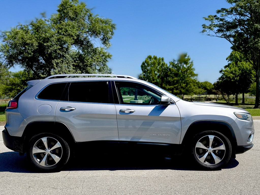 2019 Jeep Cherokee Image 7