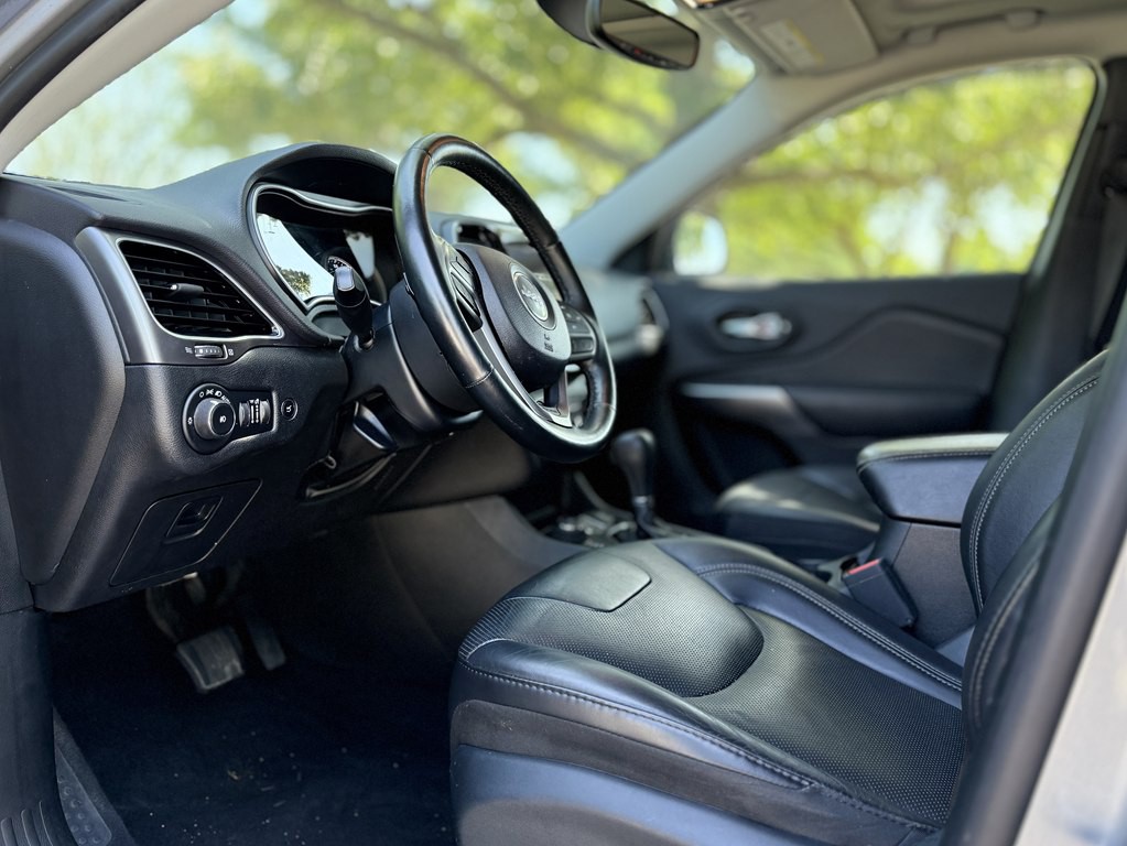 2019 Jeep Cherokee Image 13