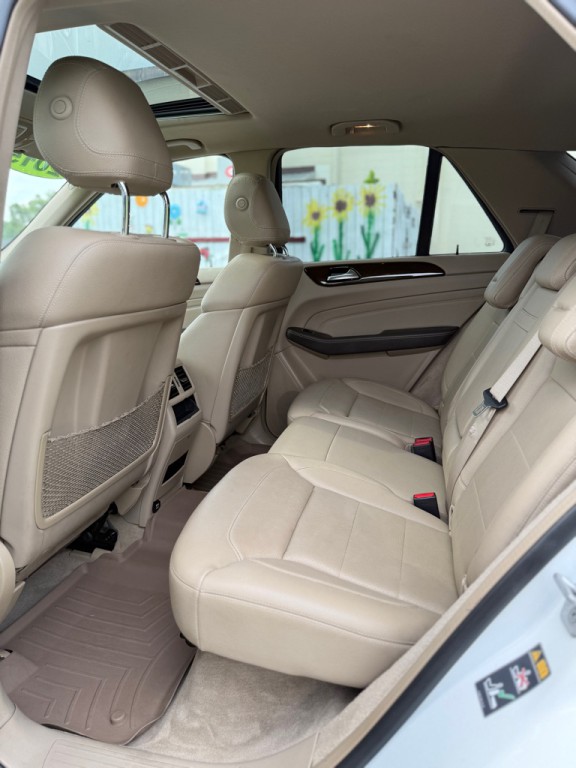 2015 Mercedes-Benz M-Class Image 9