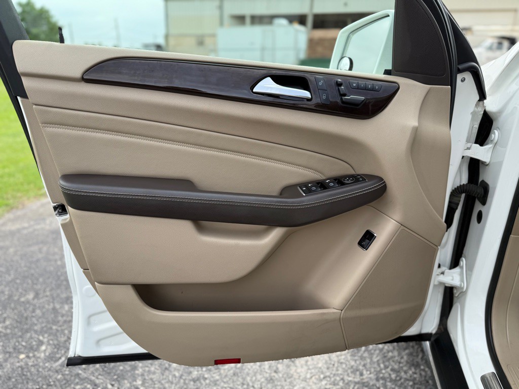 2015 Mercedes-Benz M-Class Image 10