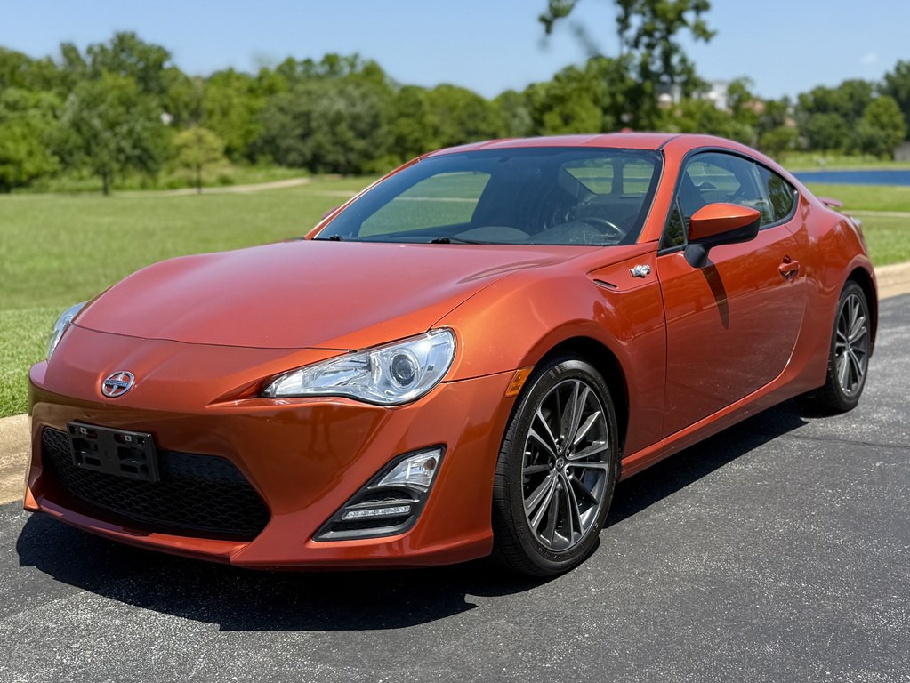2016 Scion FR-S Image 1