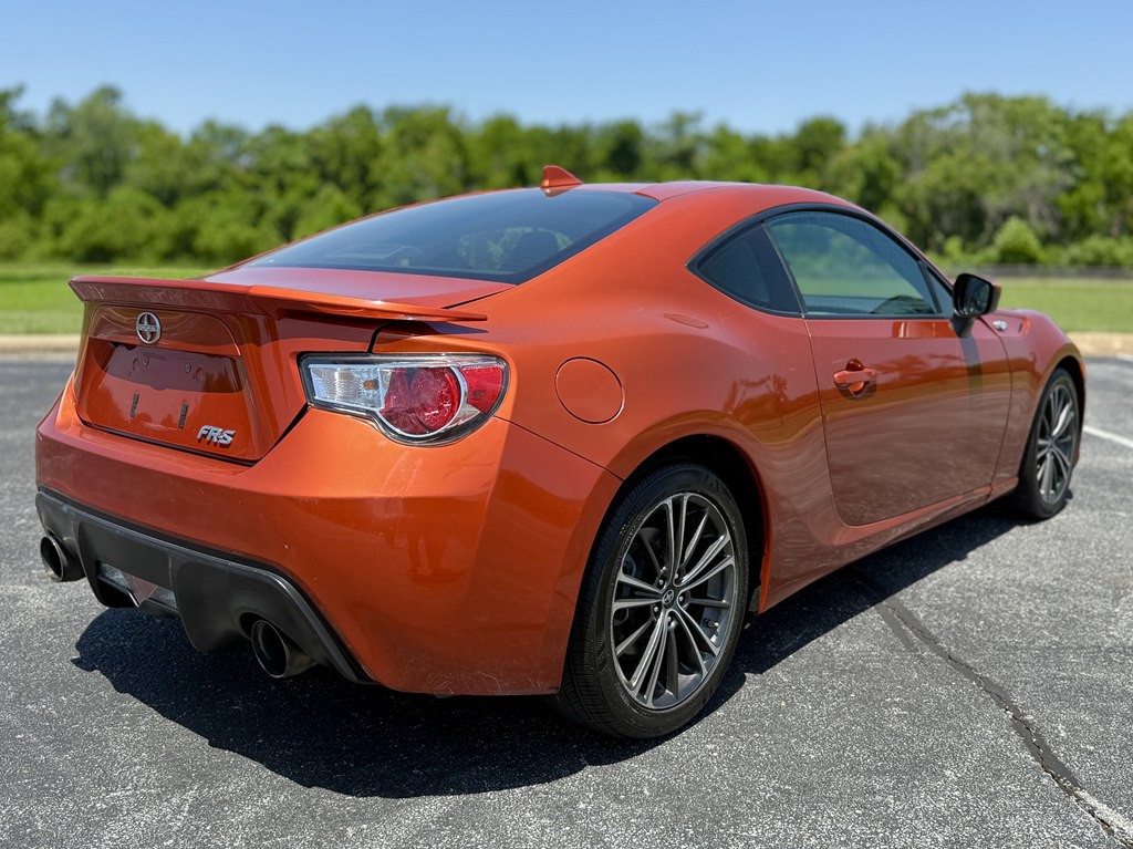 2016 Scion FR-S Image 4