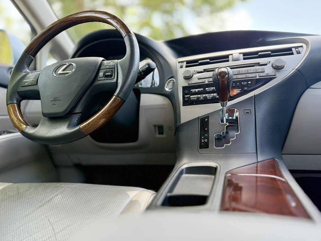 2011 Lexus RX Image 8