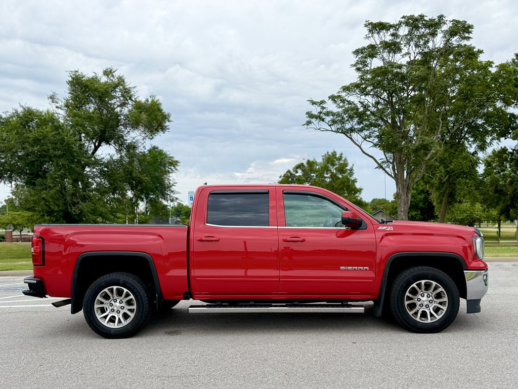 2017 GMC Sierra Image 4