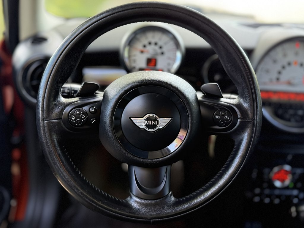 2013 MINI Cooper Image 8