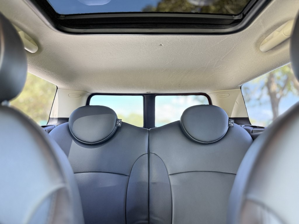 2013 MINI Cooper Image 12