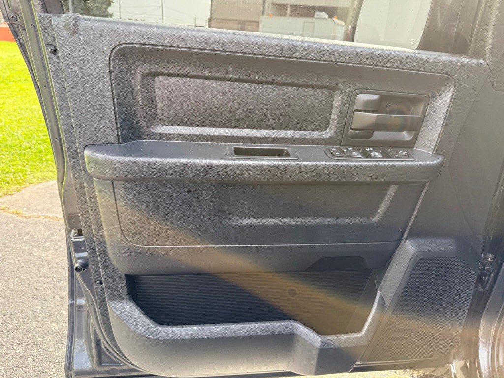 2017 RAM 1500 Image 10