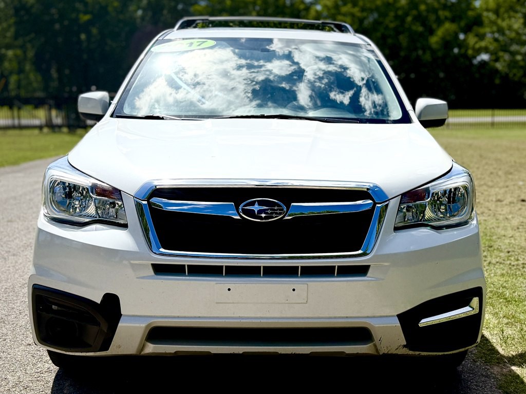 2017 Subaru Forester Image 2