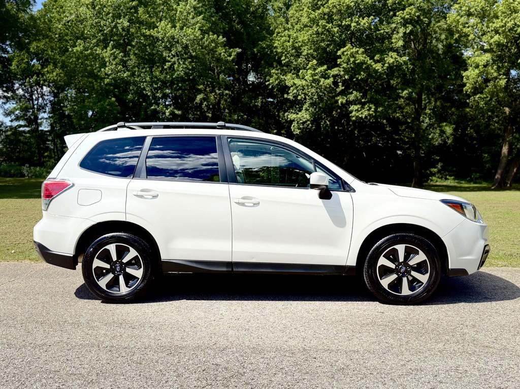 2017 Subaru Forester Image 4