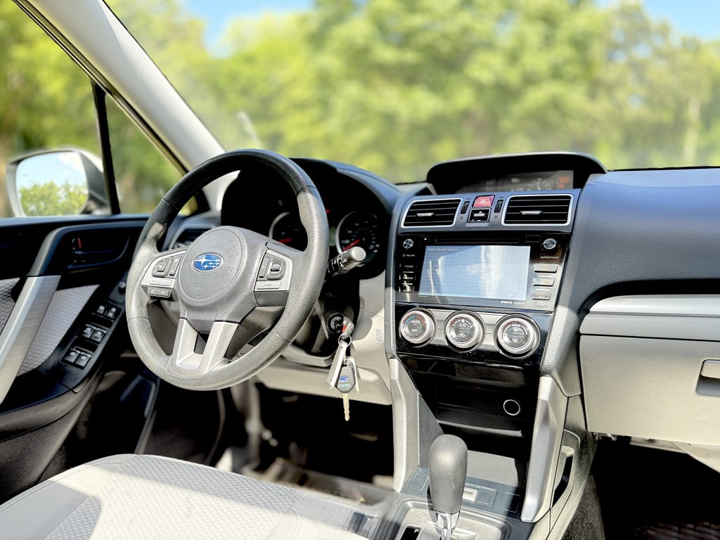 2017 Subaru Forester Image 10