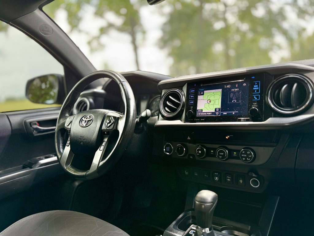 2019 Toyota Tacoma Image 10