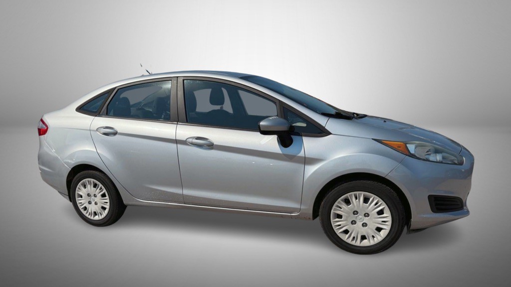 2016 Ford Fiesta Image 2