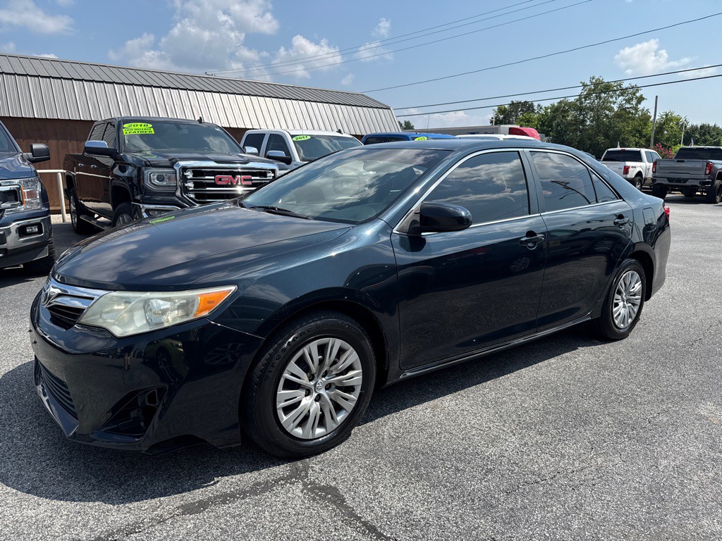 2014 Toyota Camry Image 1