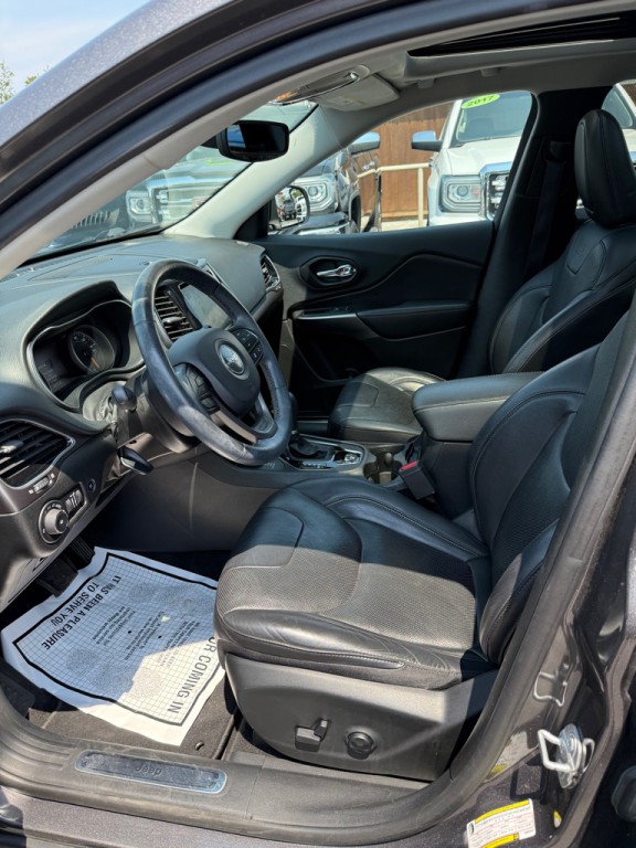 2019 Jeep Cherokee Image 8