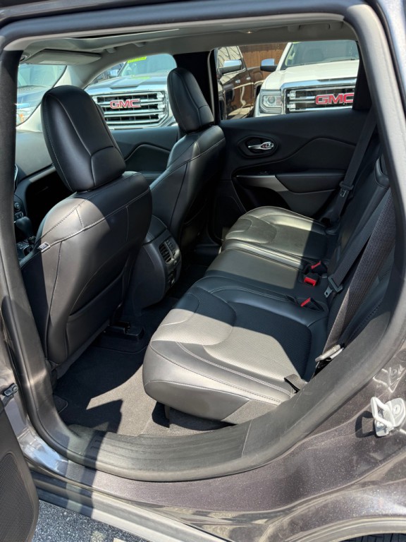 2019 Jeep Cherokee Image 9