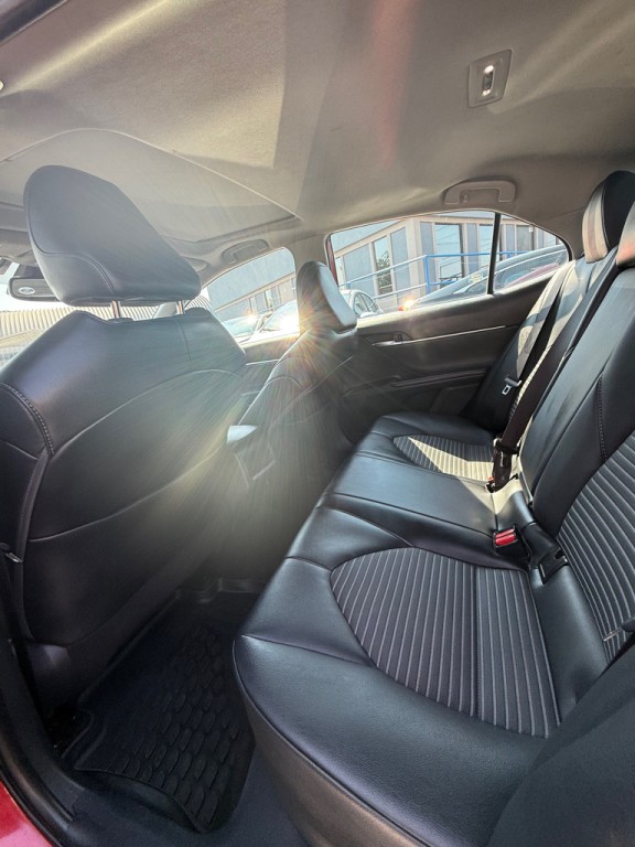 2020 Toyota Camry Image 11