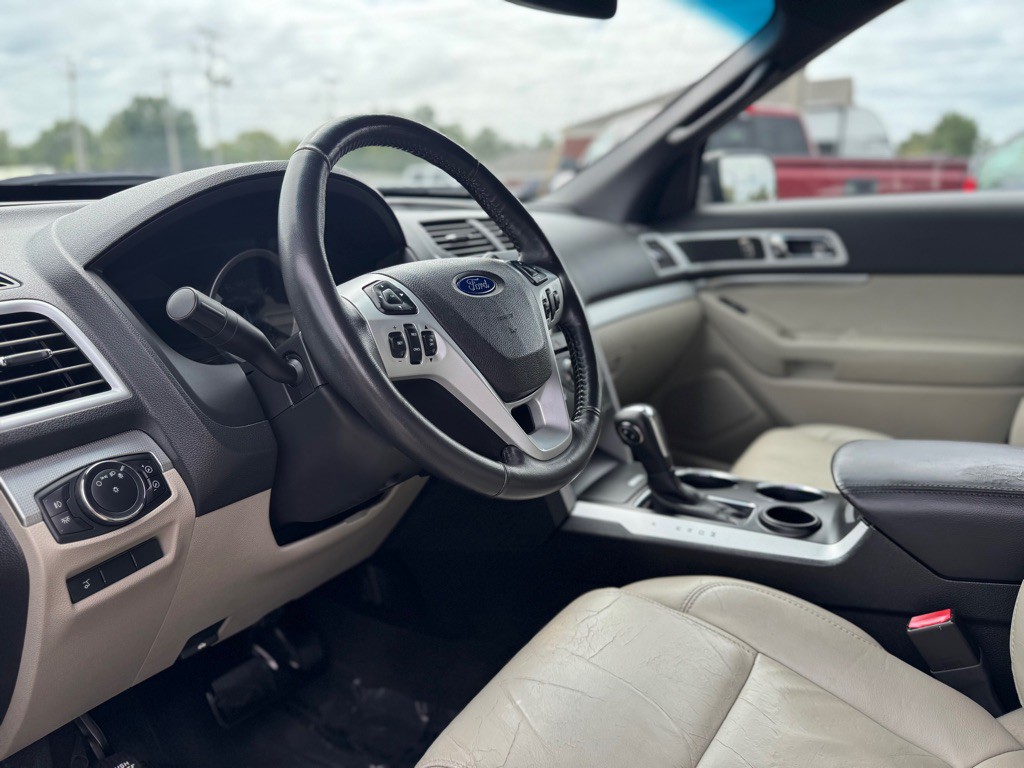 2011 Ford Explorer Image 8