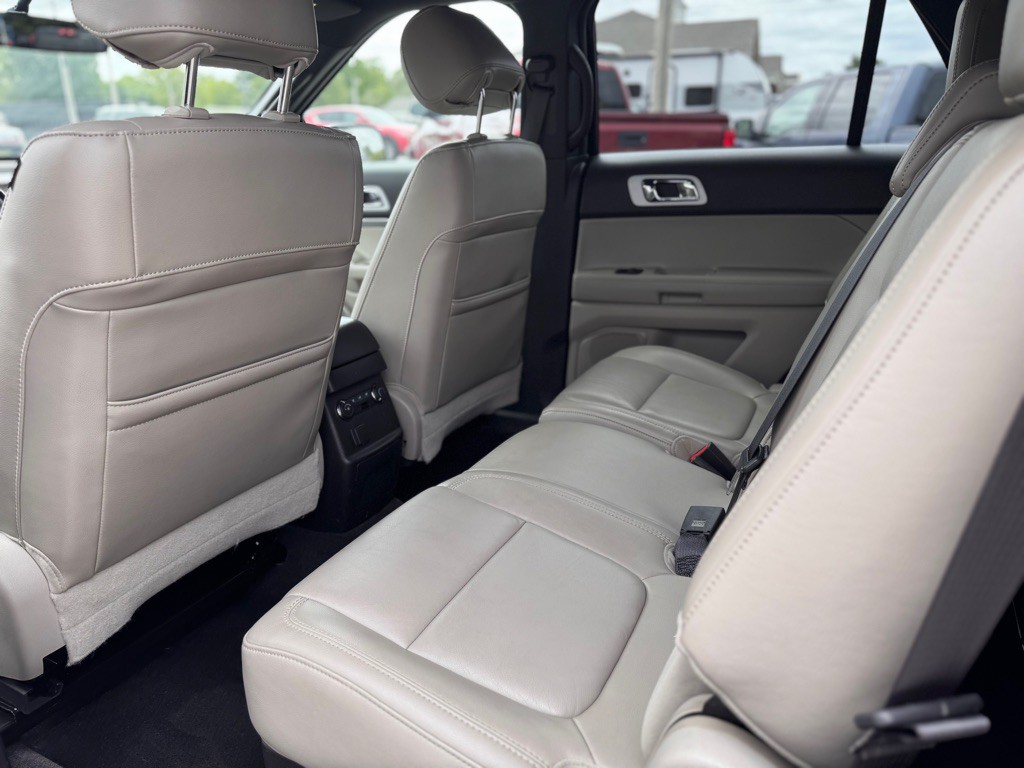 2011 Ford Explorer Image 9