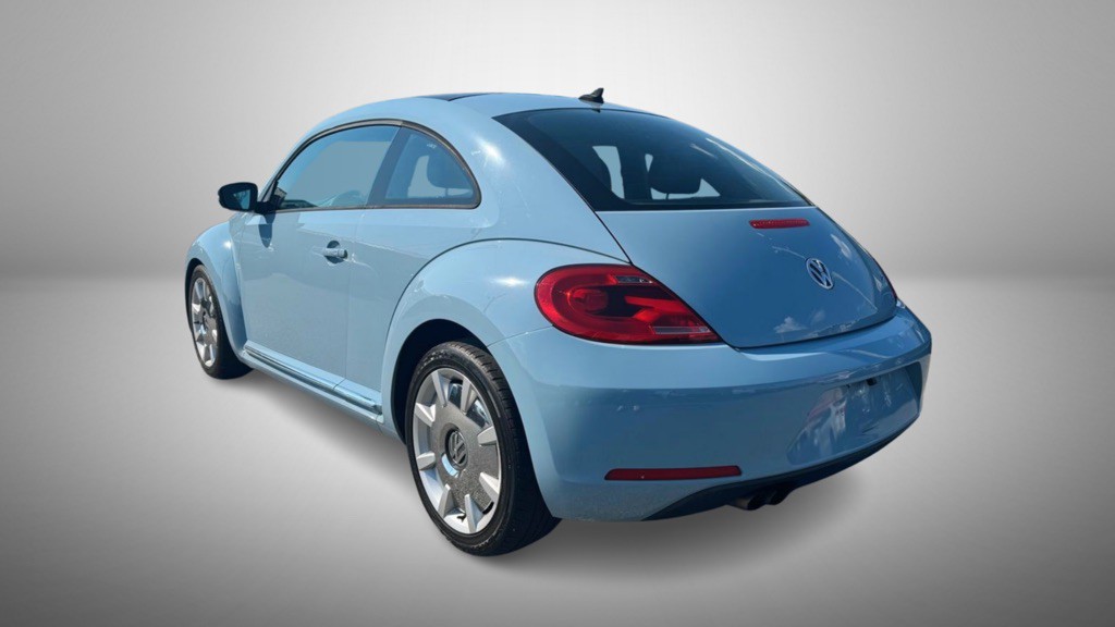 2012 Volkswagen Beetle Image 5