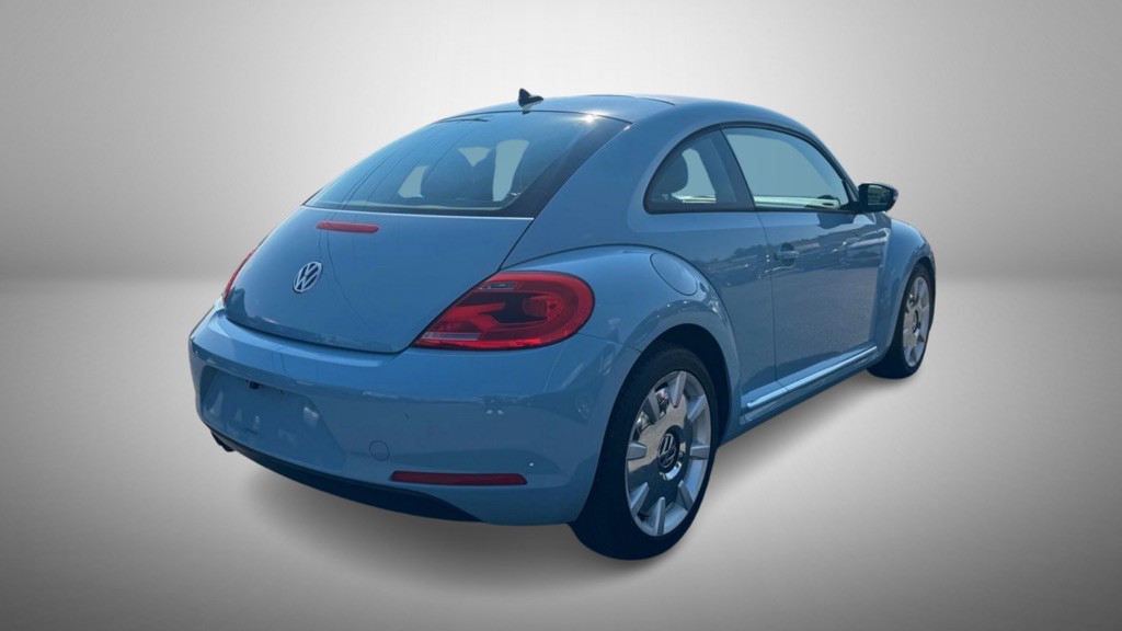 2012 Volkswagen Beetle Image 7