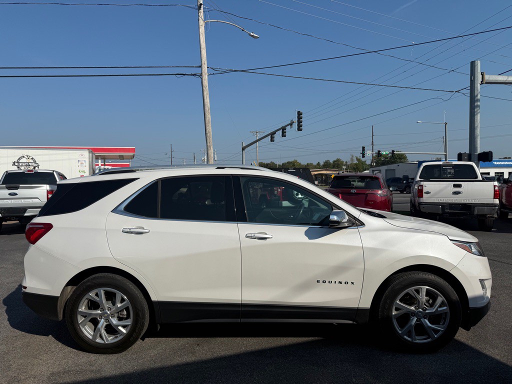 2018 Chevrolet Equinox Image 2
