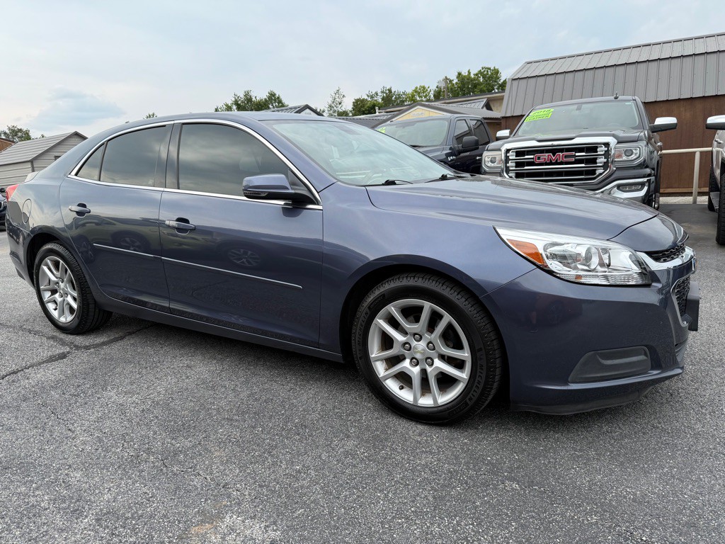 2014 Chevrolet Malibu Image 2
