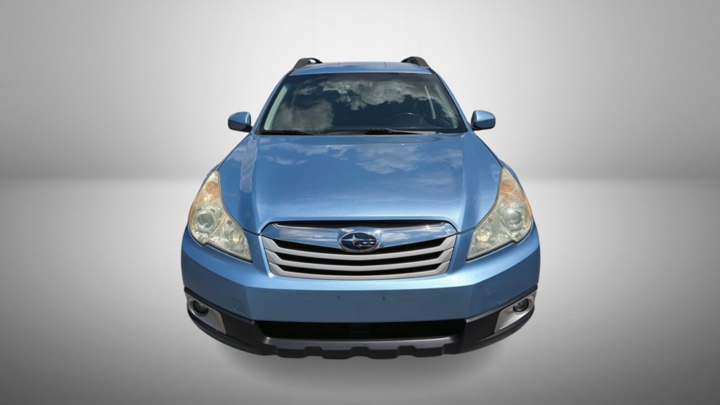 2010 Subaru Outback Image 2
