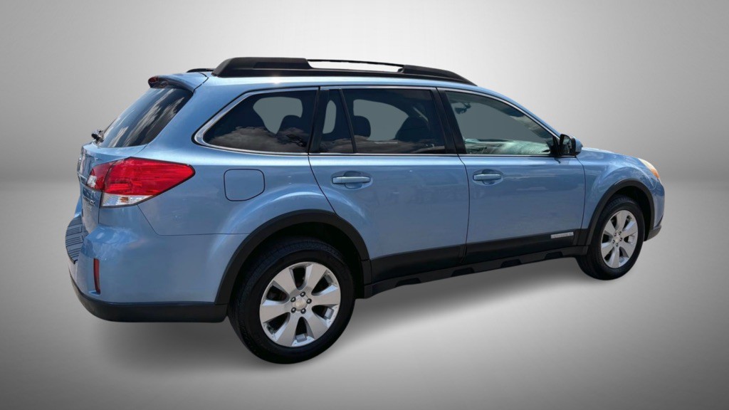 2010 Subaru Outback Image 4