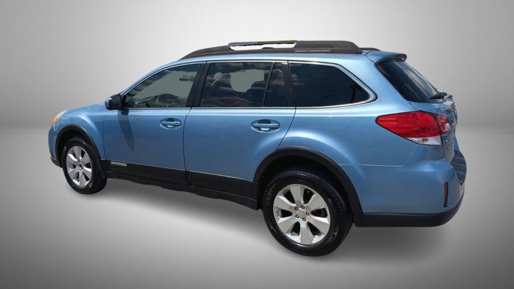2010 Subaru Outback Image 6