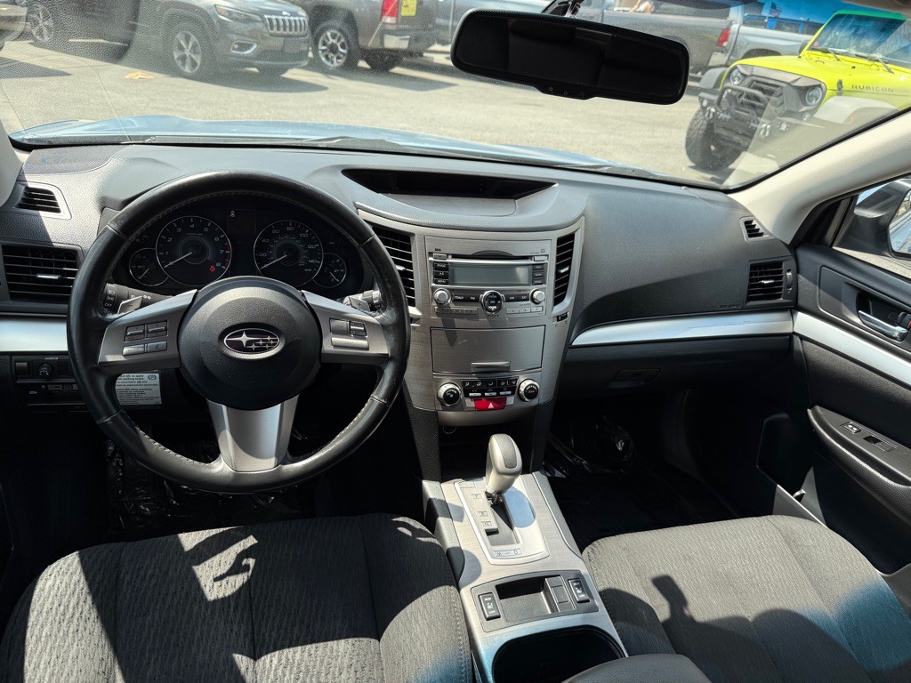 2010 Subaru Outback Image 9