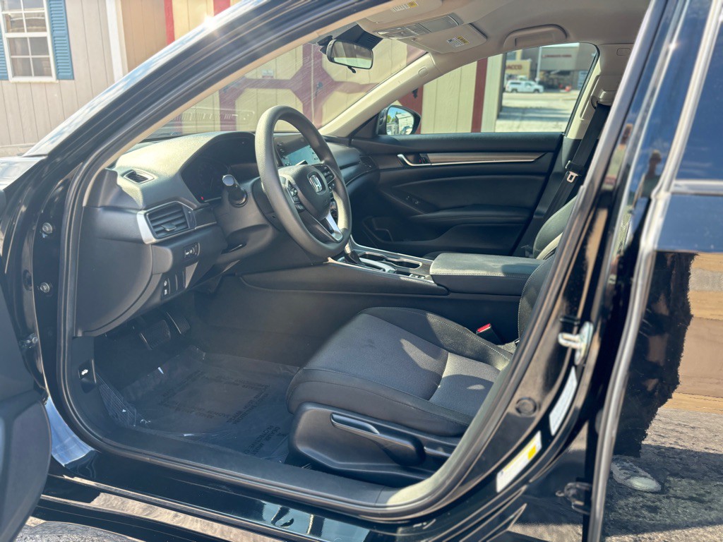 2019 Honda Accord Image 9