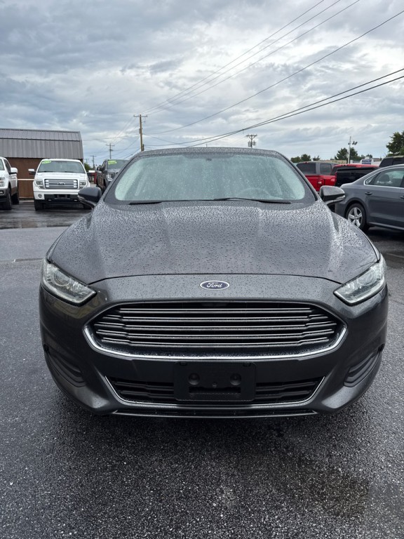 2016 Ford Fusion Image 2