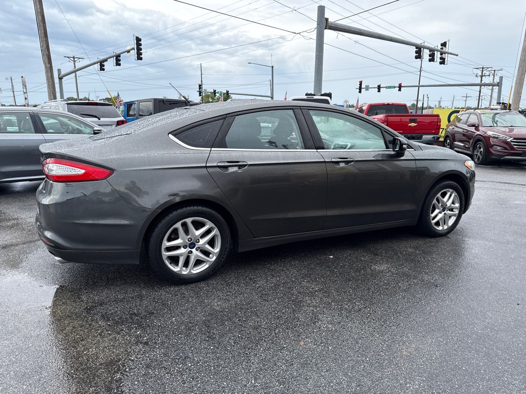 2016 Ford Fusion Image 4
