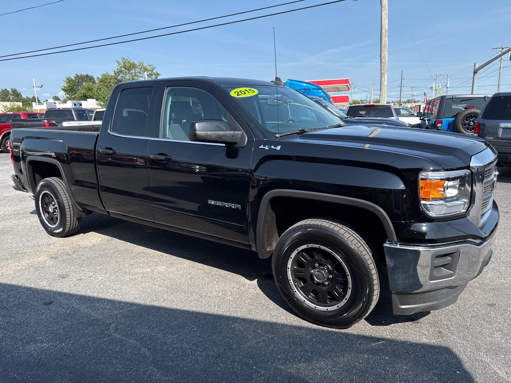 2015 GMC Sierra Image 1