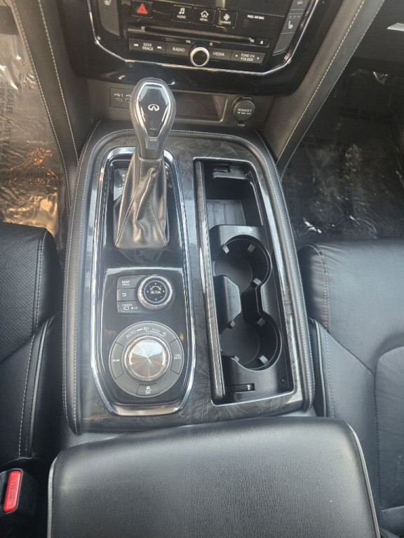 2021 INFINITI QX80 Image 12