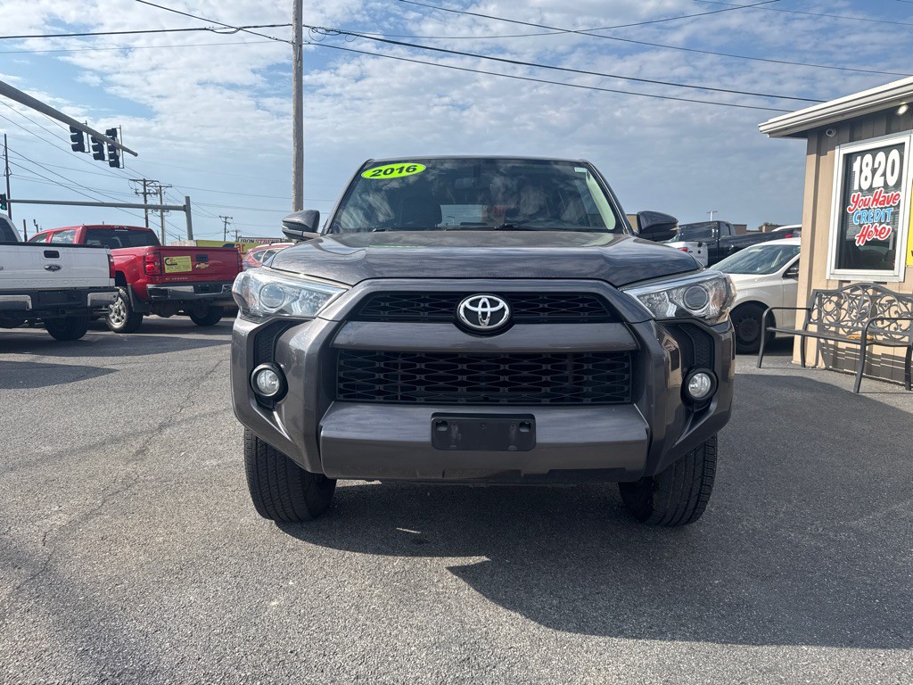 2016 Toyota 4Runner Image 2