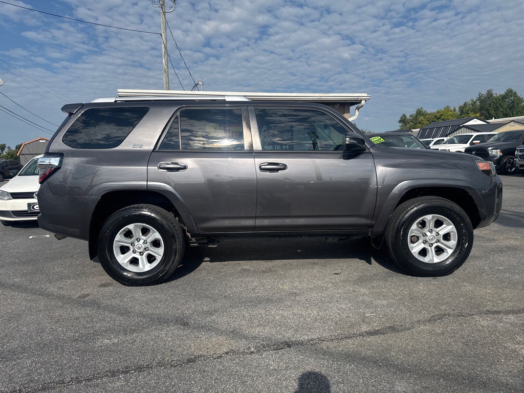 2016 Toyota 4Runner Image 4