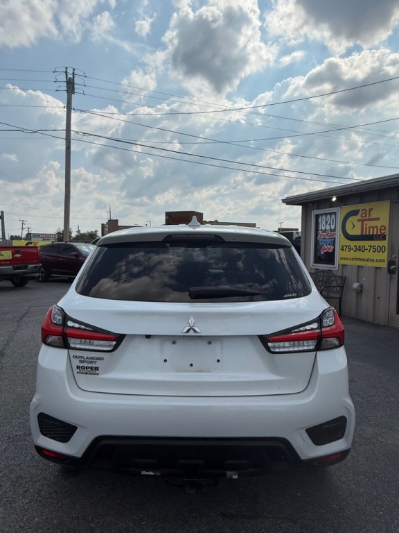 2021 Mitsubishi Outlander Image 5