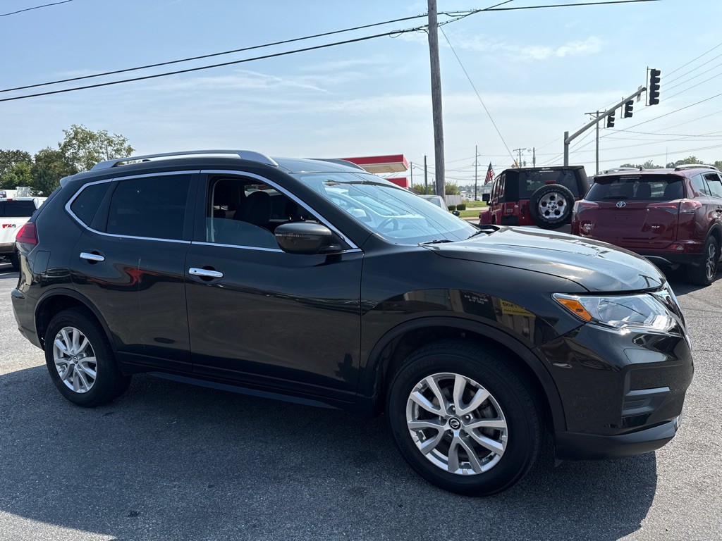 2017 Nissan Rogue Image 3