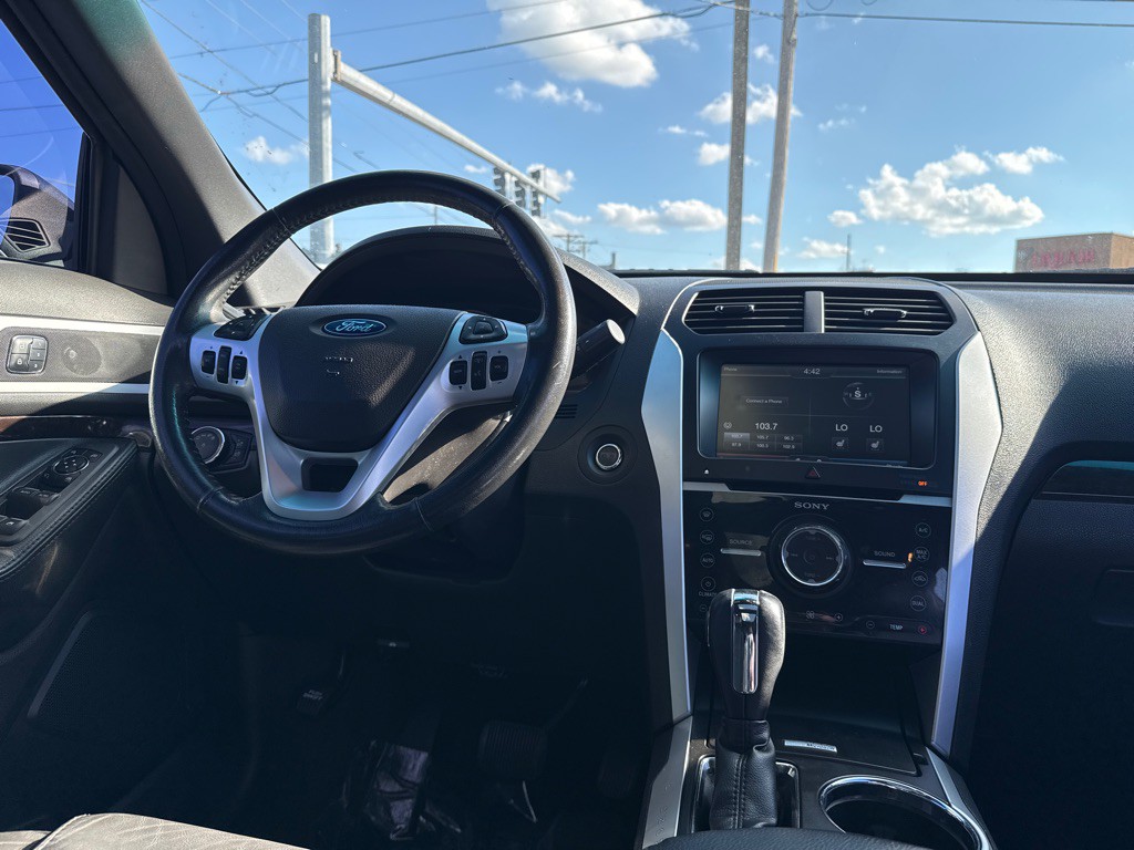 2015 Ford Explorer Image 11