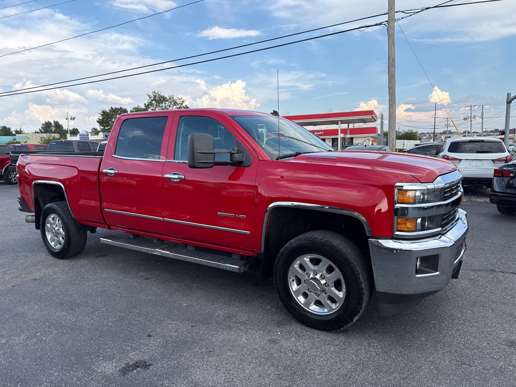 2015 Chevrolet Silverado 1500 Image 3