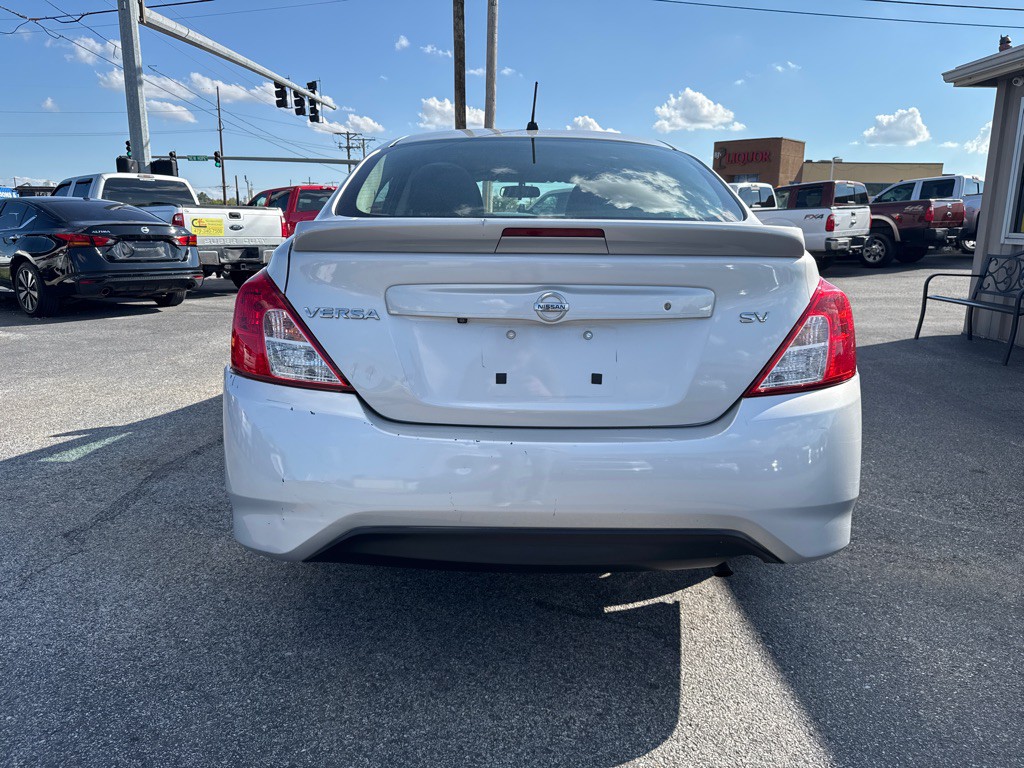 2019 Nissan Versa Image 6
