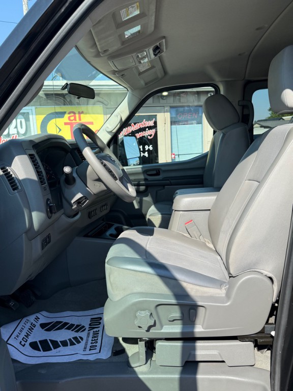 2017 Nissan NV Image 7
